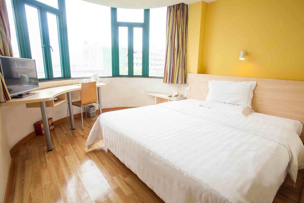 7 Days Inn Meizhou Jiangnan Kedu Commercial Plaza Szoba fotó